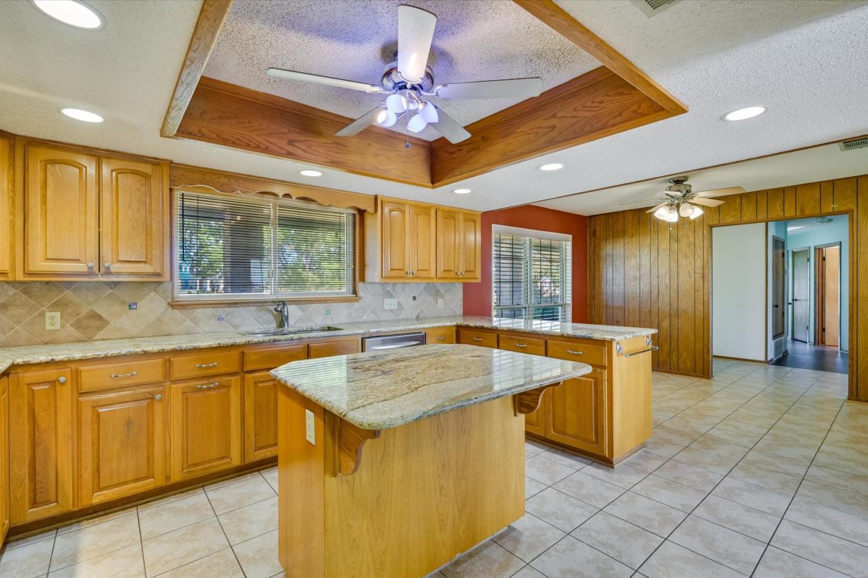 Unrestricted, Fully Fenced, 25.5 Acres and Home - photo 8