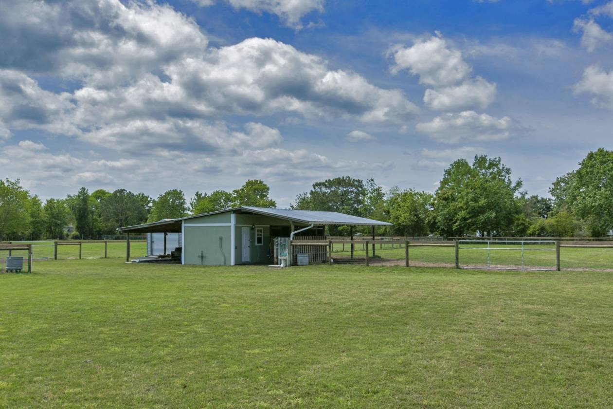 Excellent training farm, family casual farm or breeding farm 7.9