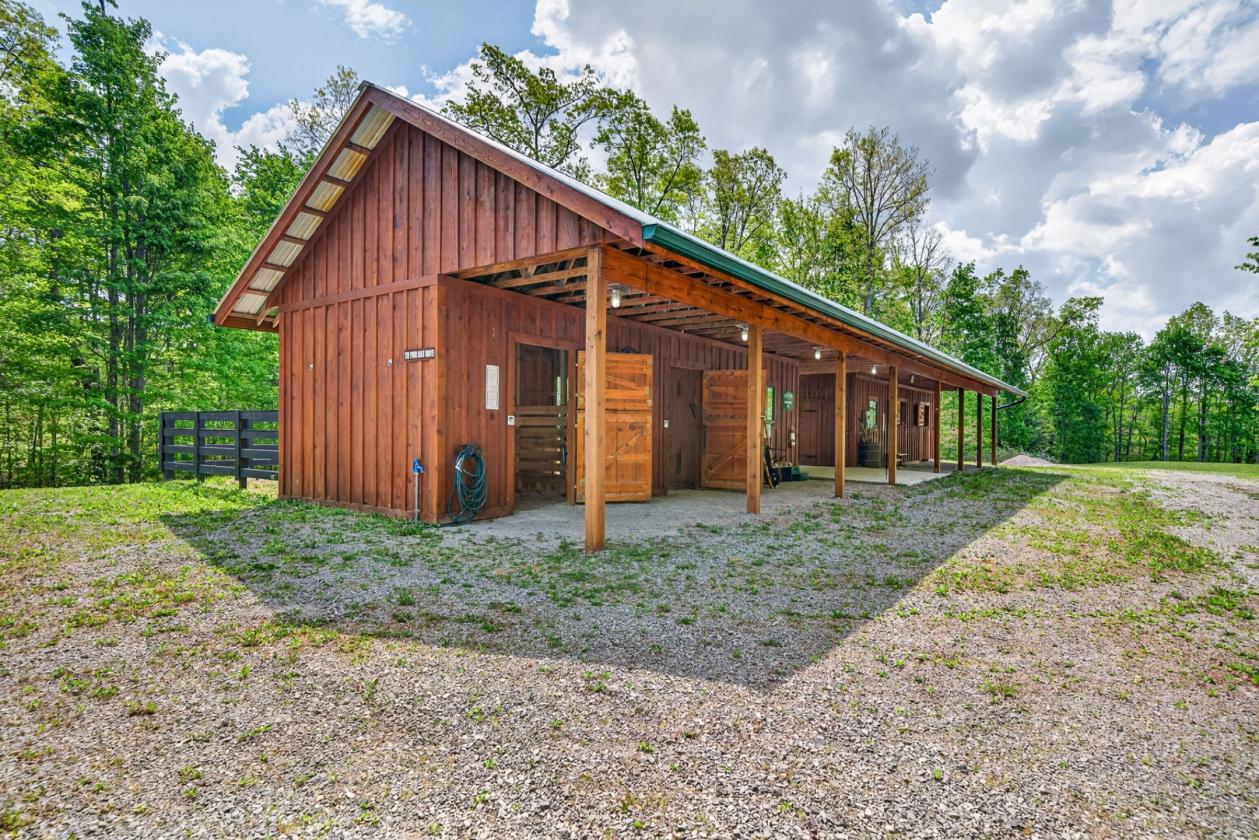 Log cabin home near Big South Fork - photo 22