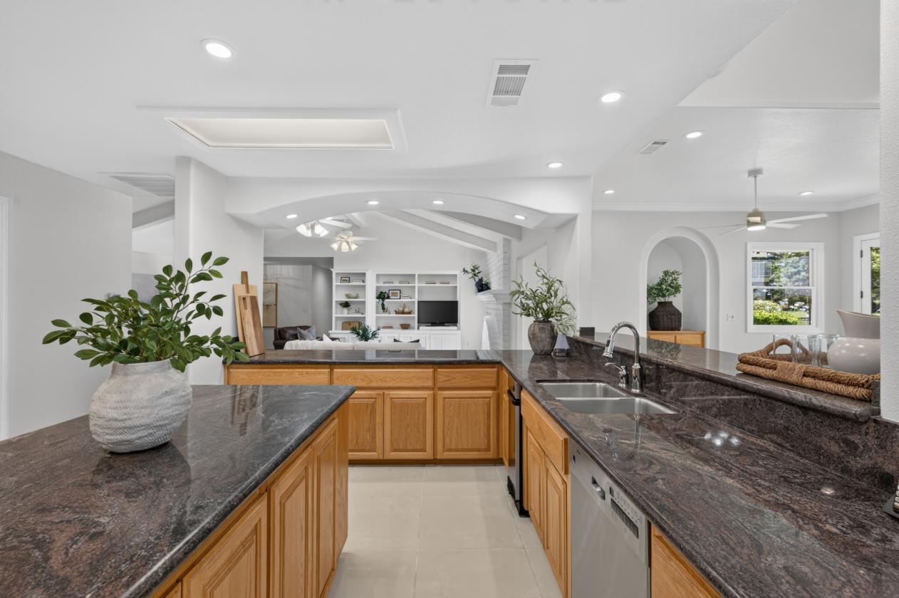 Extraordinary legacy estate in the Central Valley - photo 11