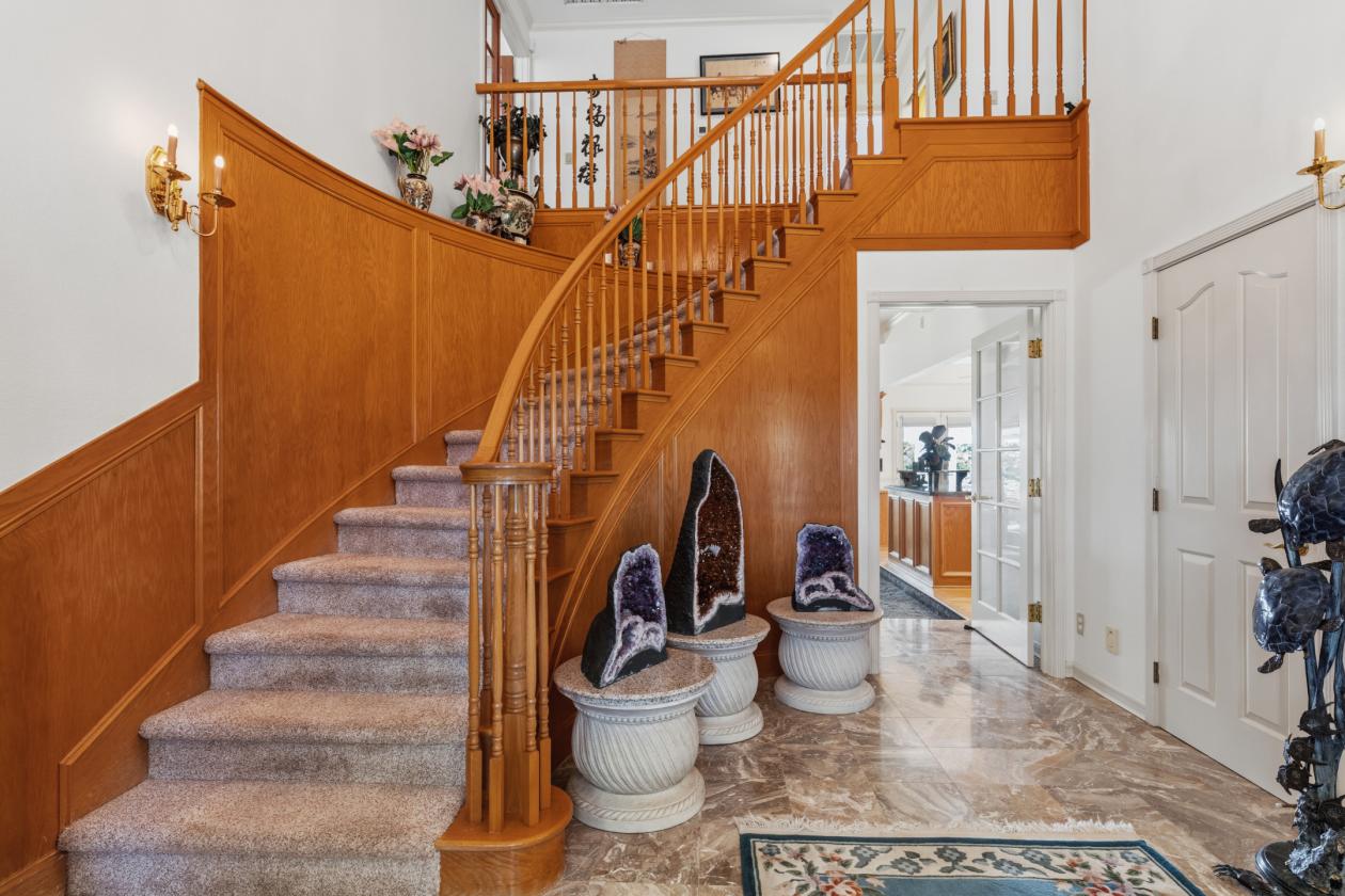 Historic 10-Acre custom Equestrian Estate & Vineyard - photo 20