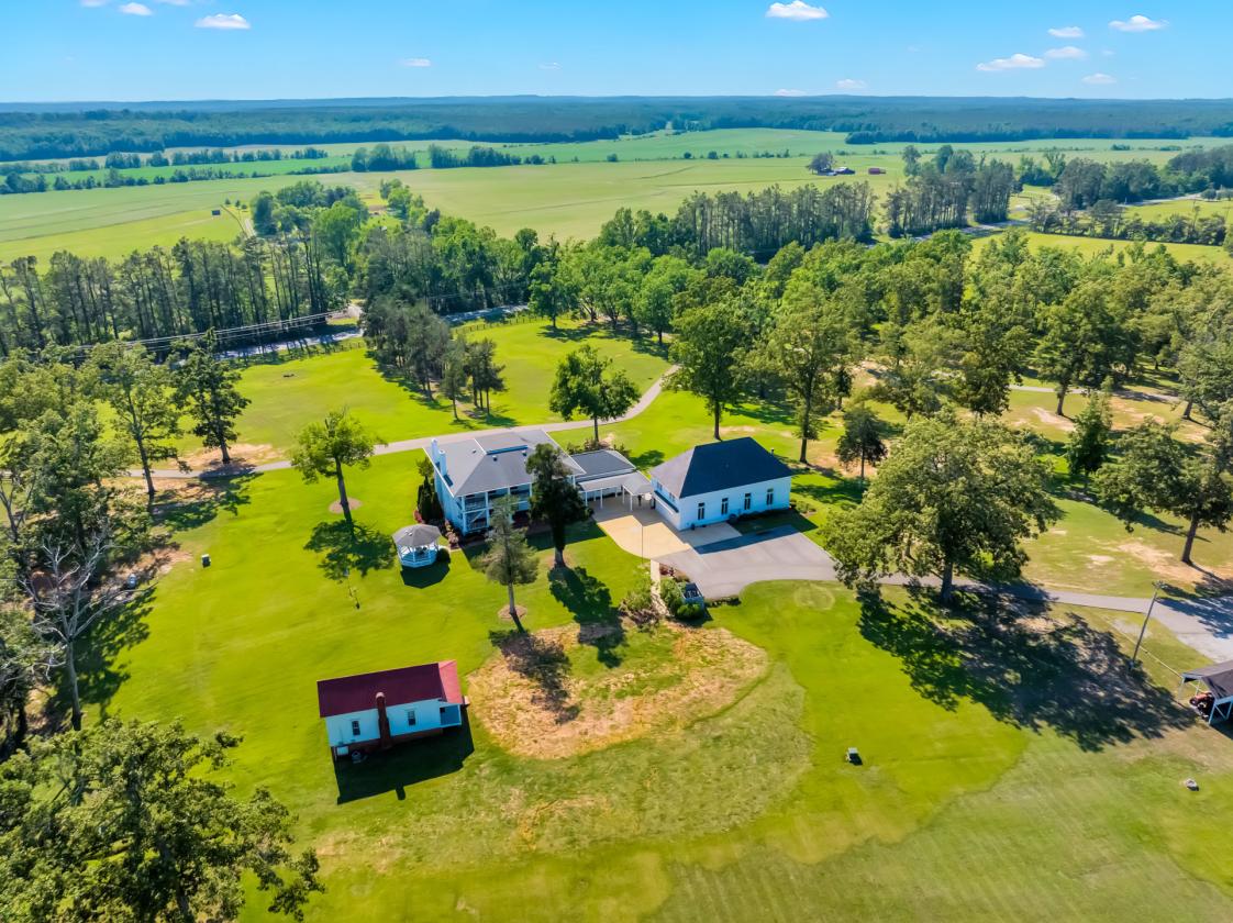 Rare Historic Round Polo Barn - photo 23