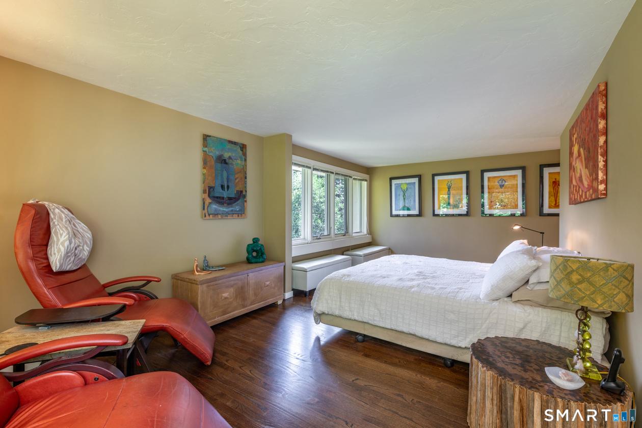 Secluded contemporary with new horse facilities - photo 16