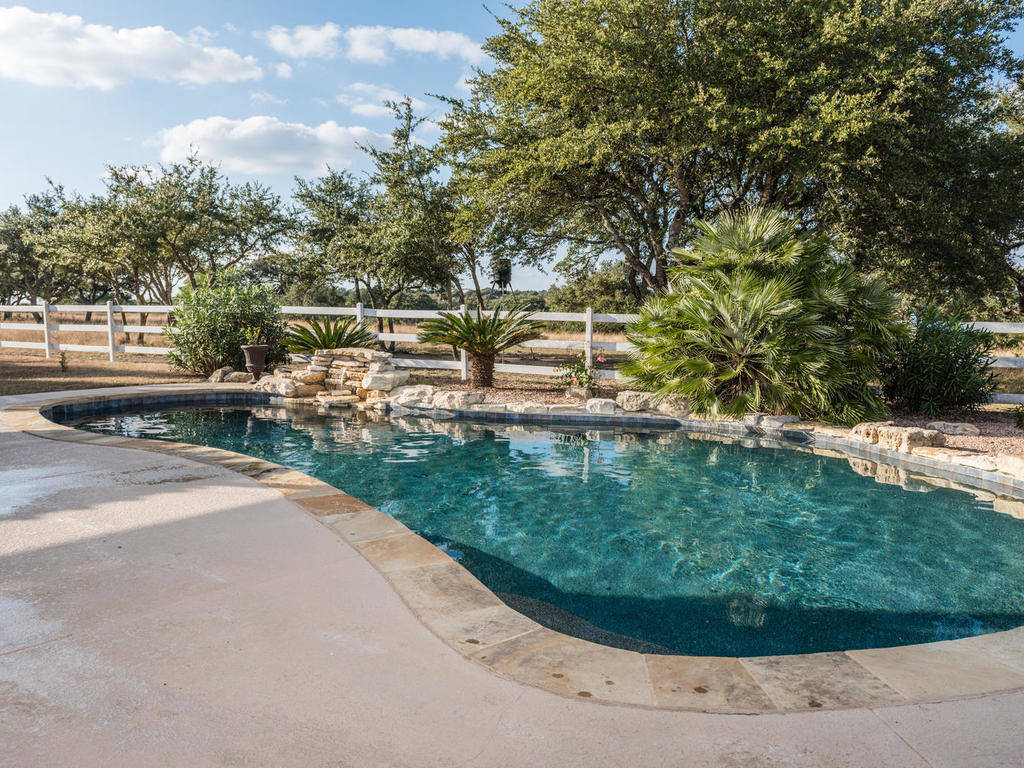 Beautiful 15 Acre Horse Ranch in Dripping Springs, Texas Up... Dripping Springs, Hays County
