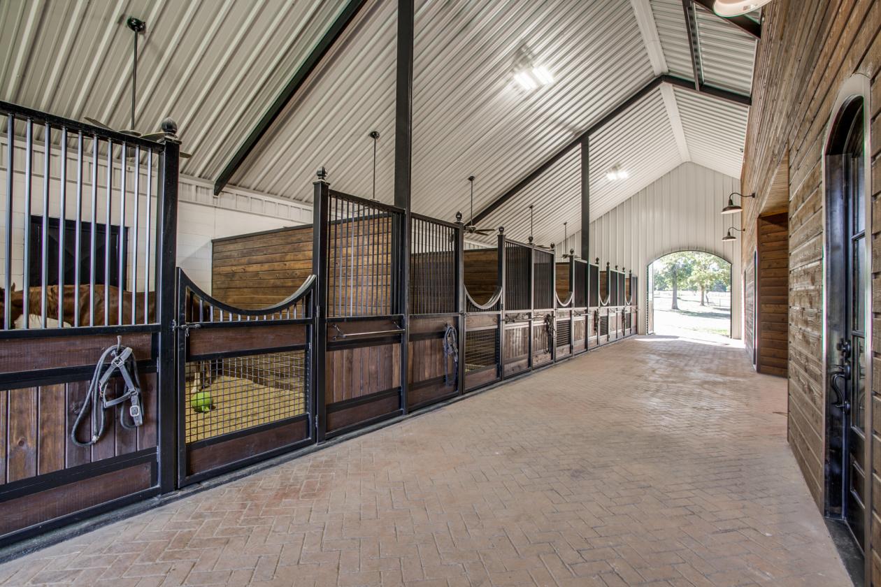 Private Equestrian Estate on 19+ Acres - photo 7