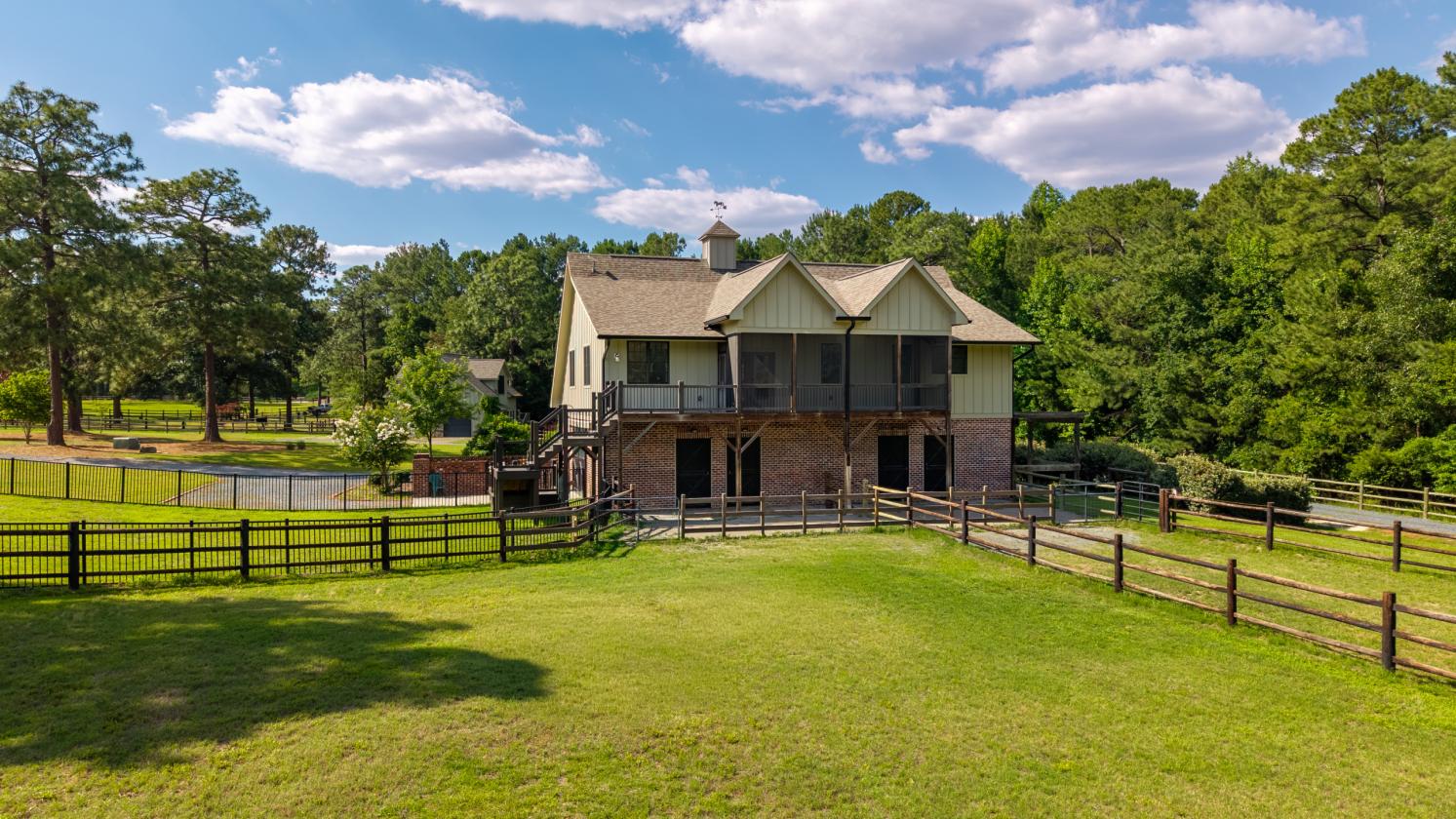 Exceptional Equestrian Estate on Over 11.4 Private Acres - photo 3