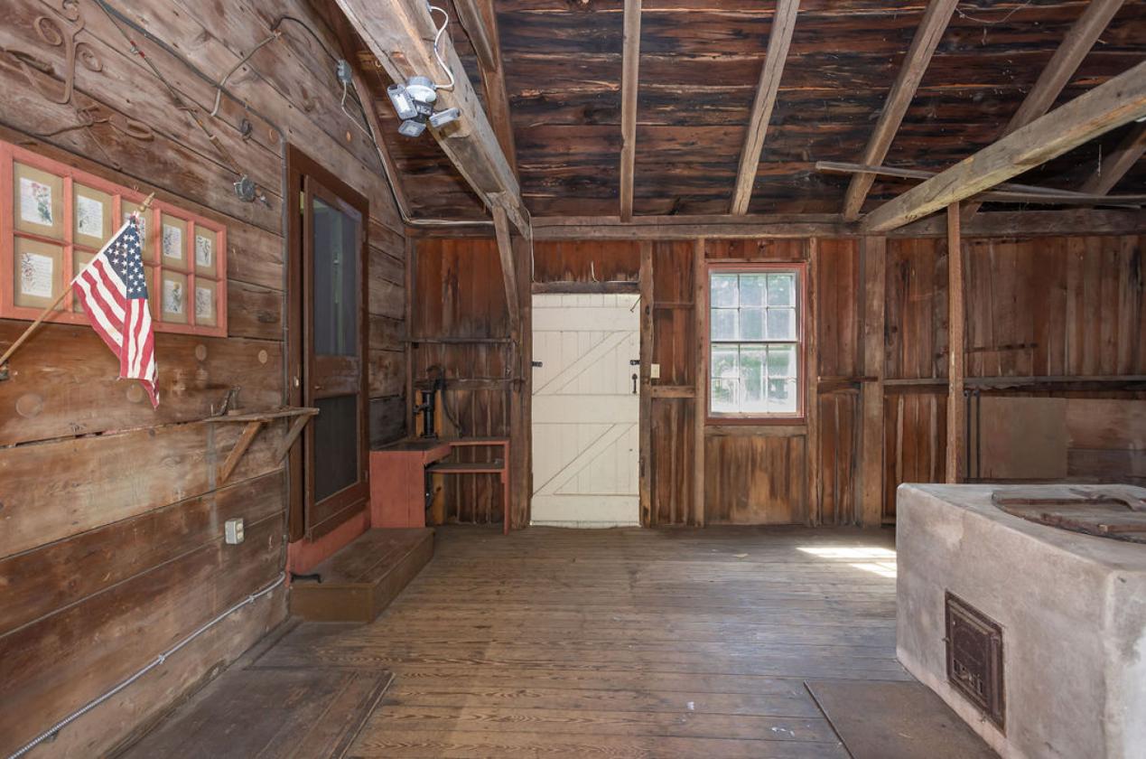 65 Acres Farm House - photo 20