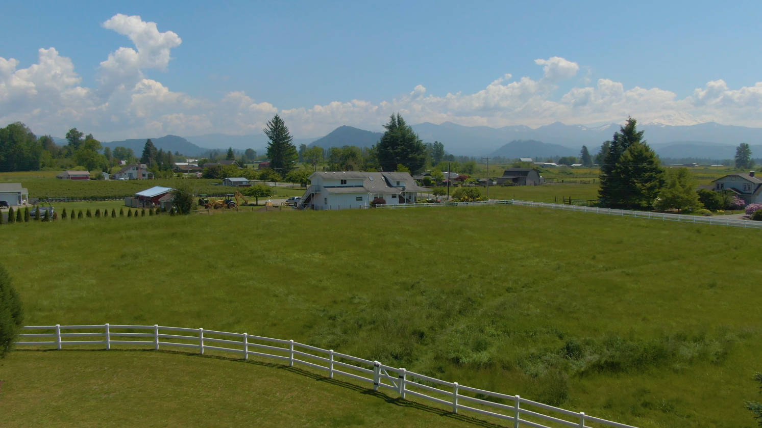Horse Property on 5 acres in Enumclaw with Mt. Rainier... Enumclaw