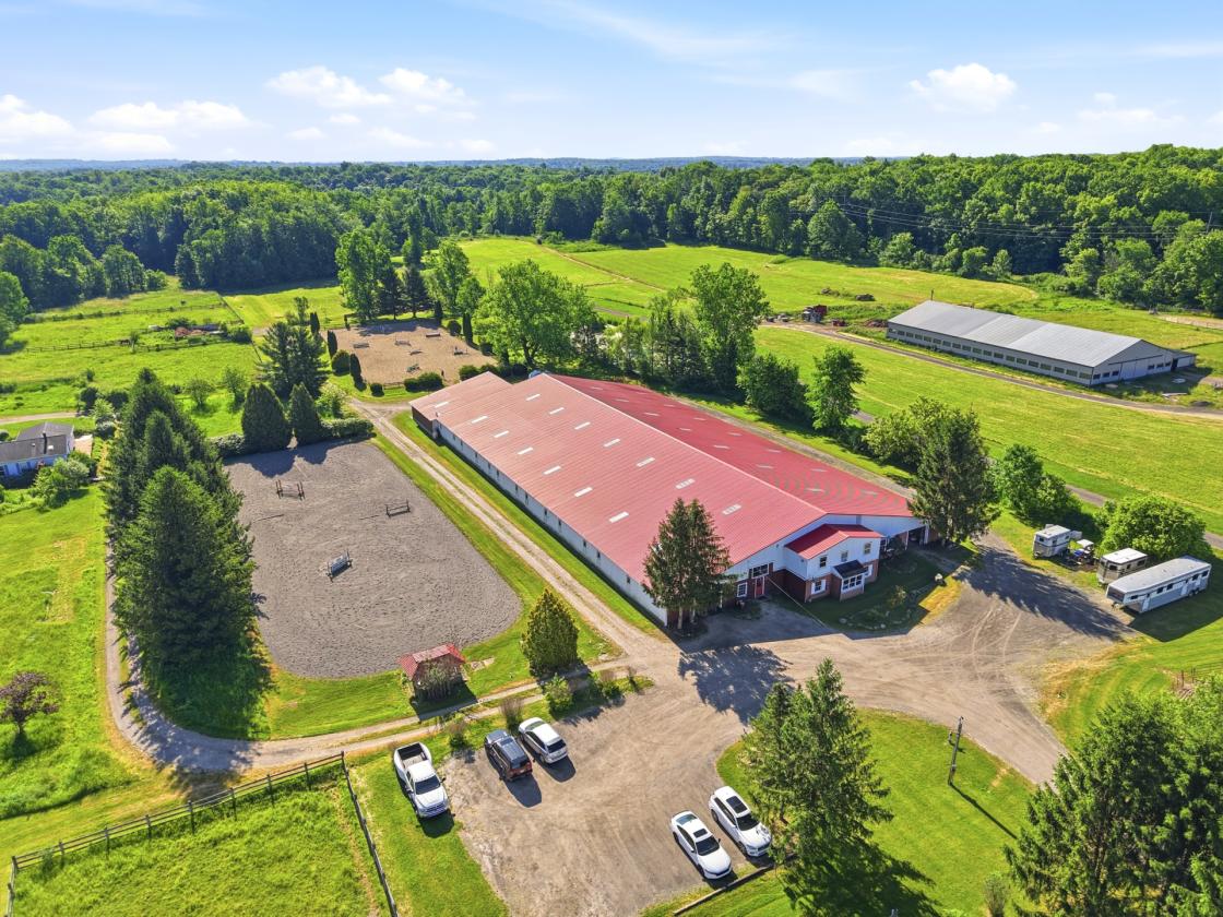 Rare 10-acre equestrian property in Geauga County - photo 6