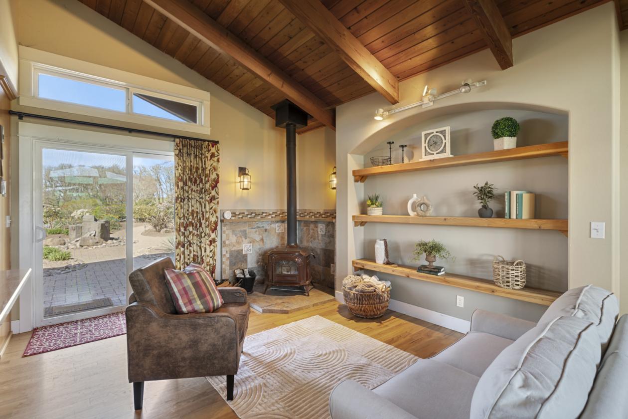 Turn-Key Equestrian Property with Trainer Quarters - photo 10