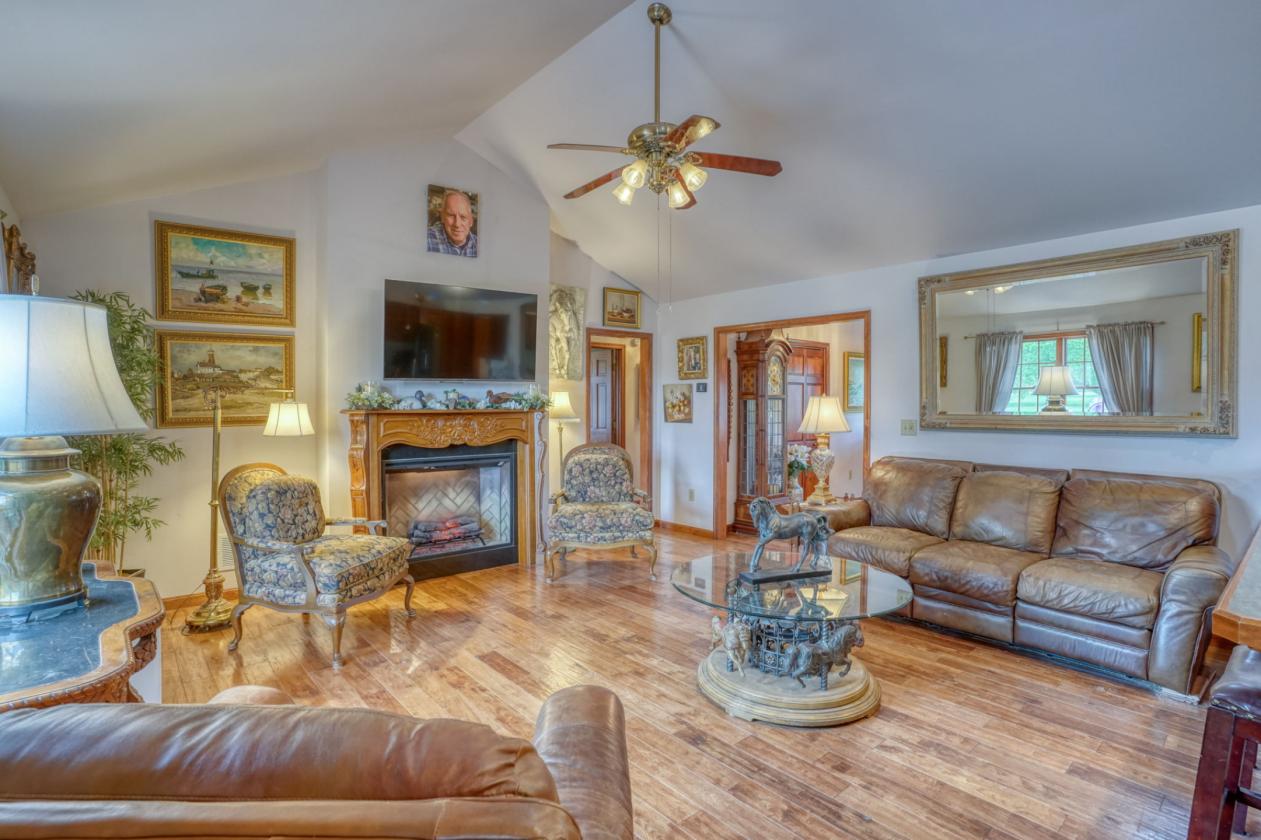 Turnkey Equestrian Estate on 10.9 Acres - photo 25