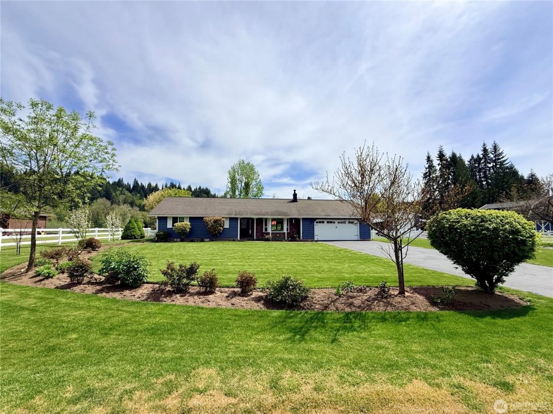 Scenic 3.79-acre horse property w/ high-bank - photo 1