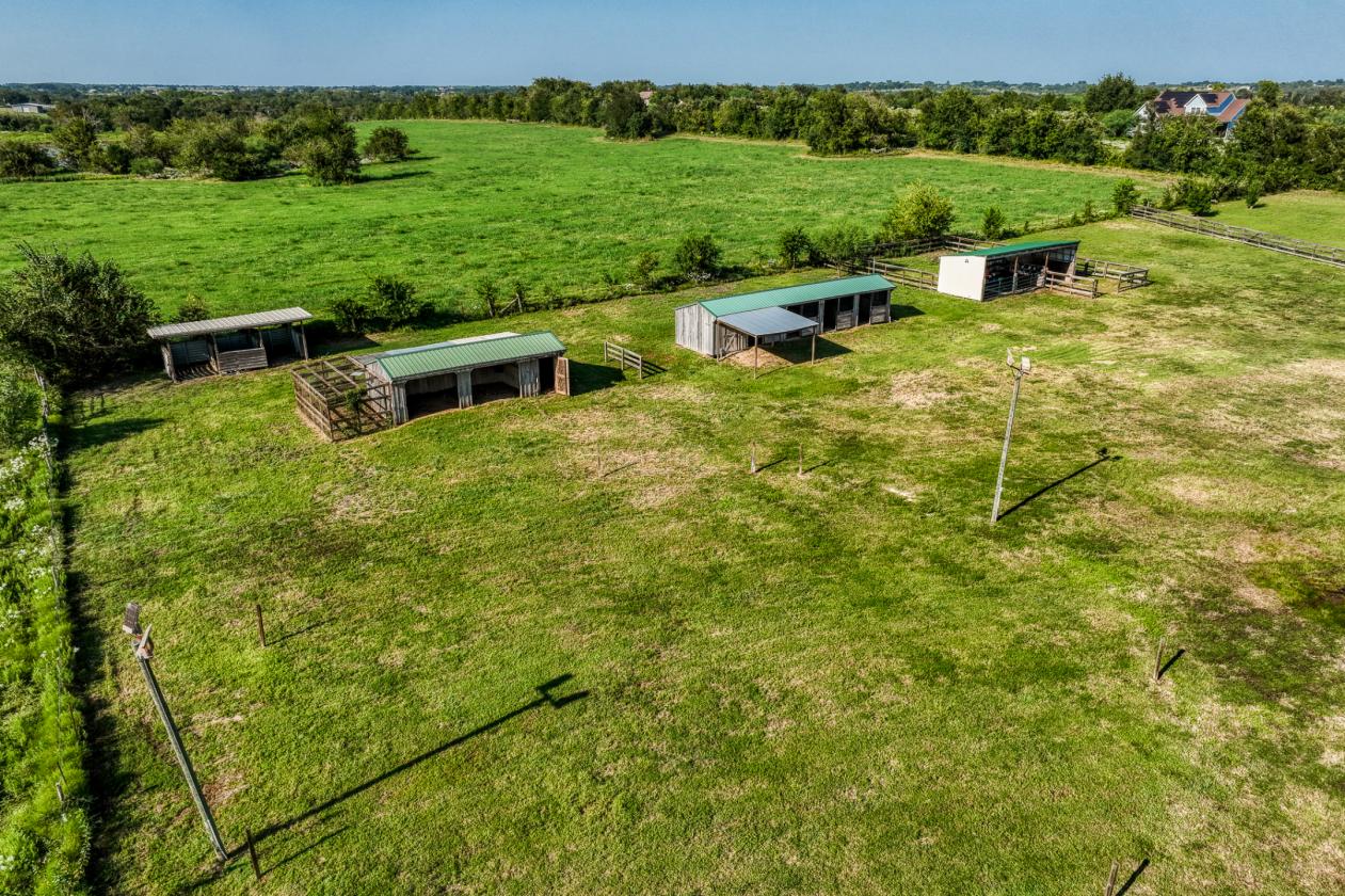 15 acres with great countryside views - photo 9
