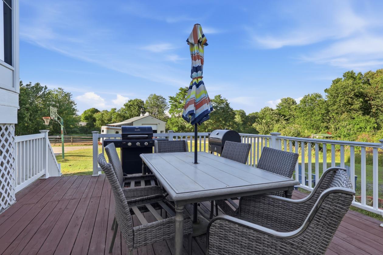 6 Acres, 3 Pastures & A Home That Has It All - photo 30