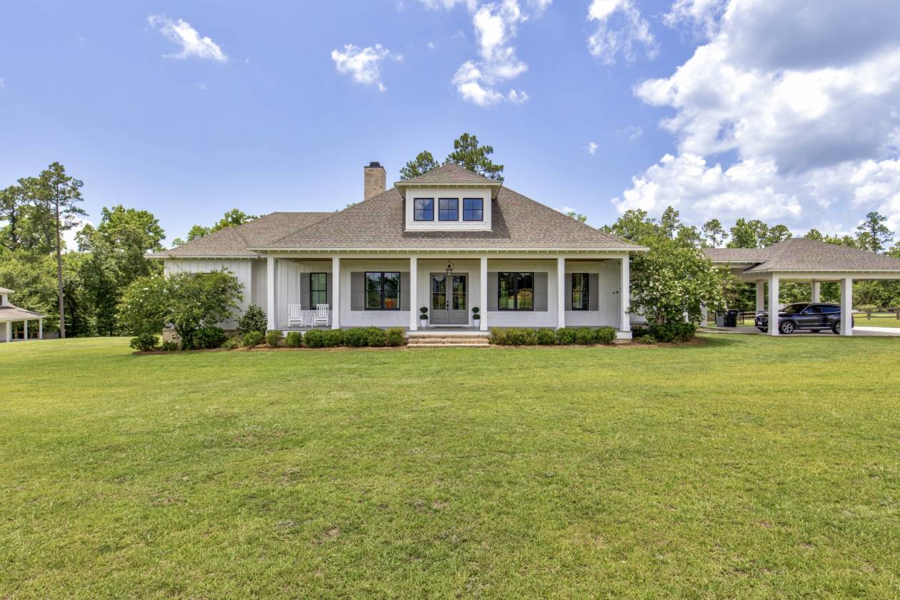 Horse Property for sale.