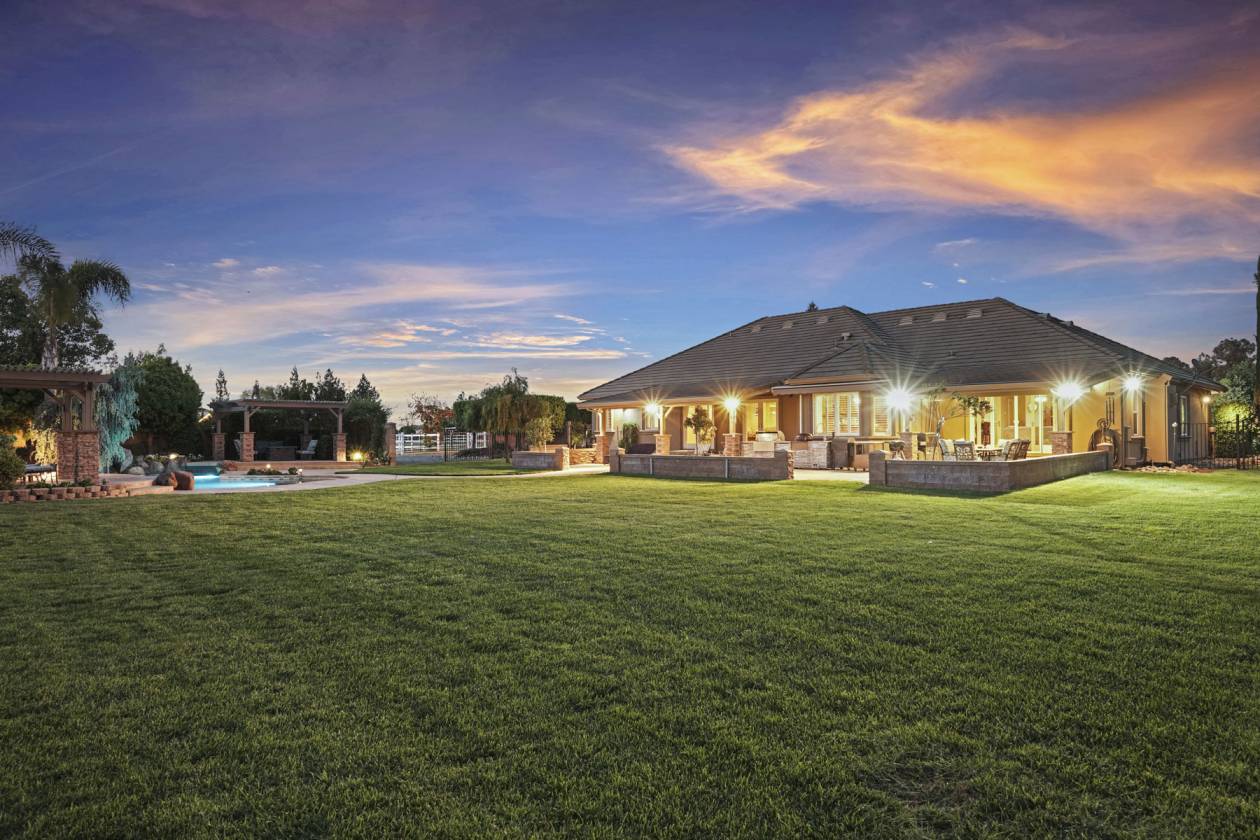 Horse Property for sale.
