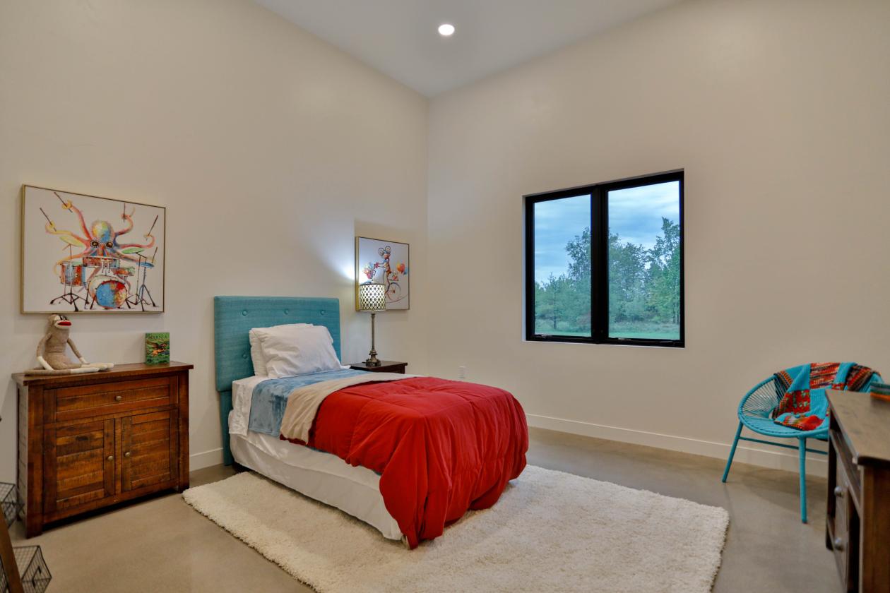 Luxury Property With Horse Potential - photo 28