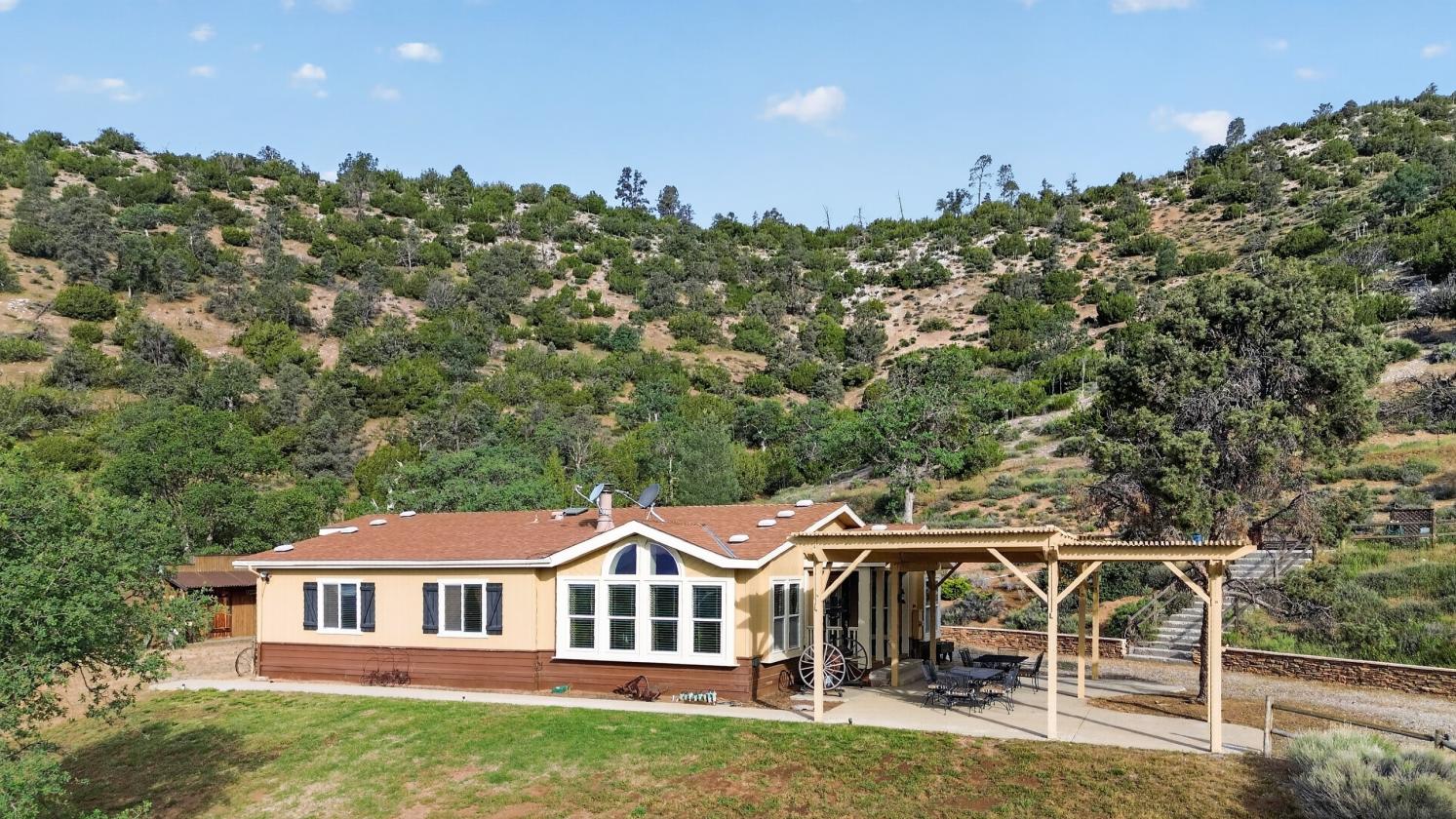 Exquisite 23.6 Acre Equestrian Estate - photo 1
