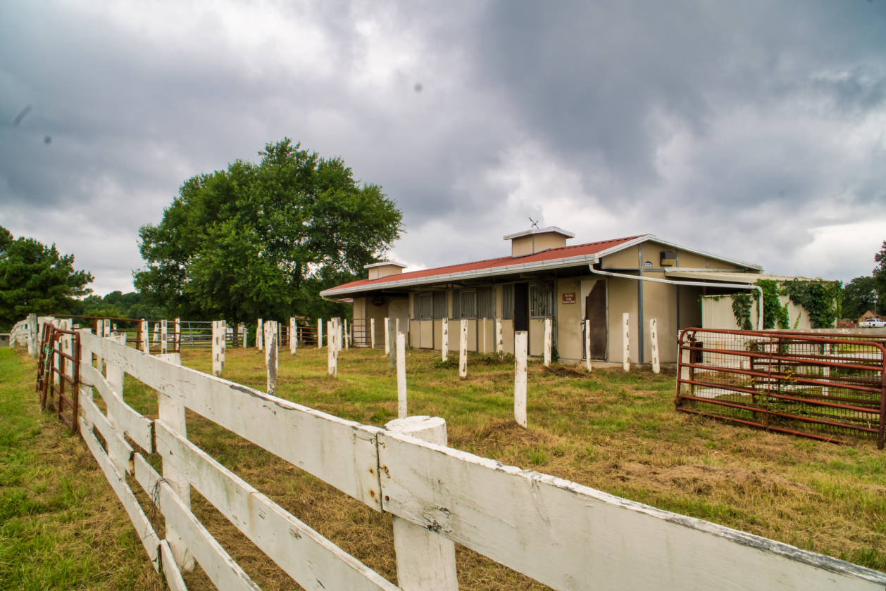 East Texas Ranch w/Campground & Plenty of Horse Facilities