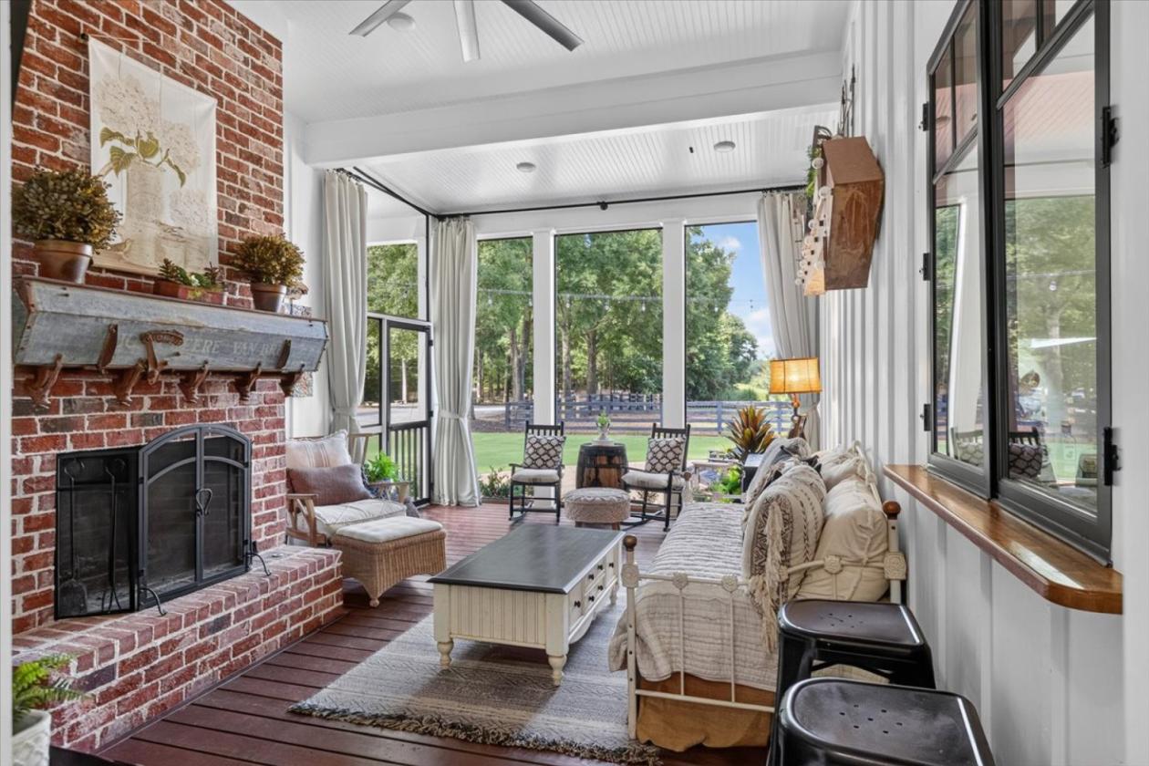 Luxury equestrian estate with 2 guest quarters - photo 20