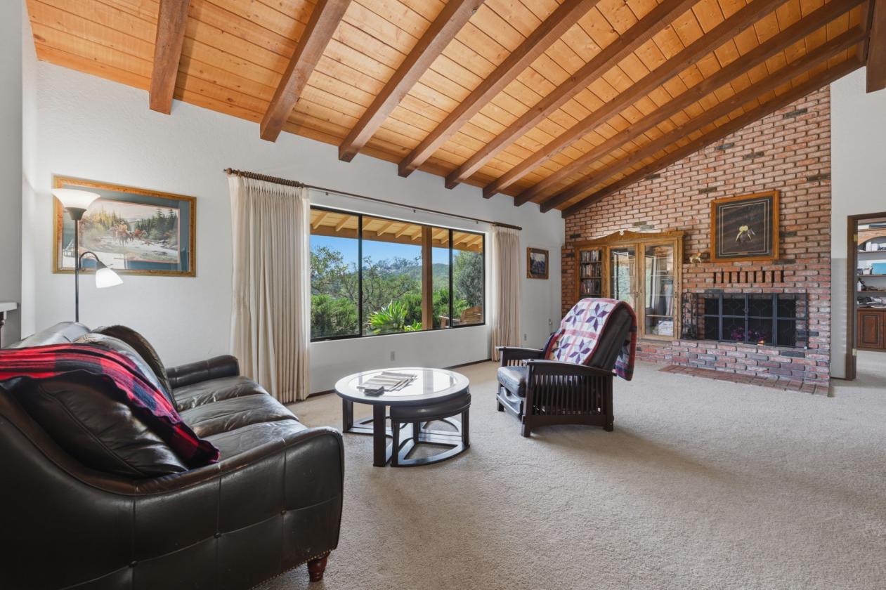 Private Ranch Style Home With Room for Horses - photo 7