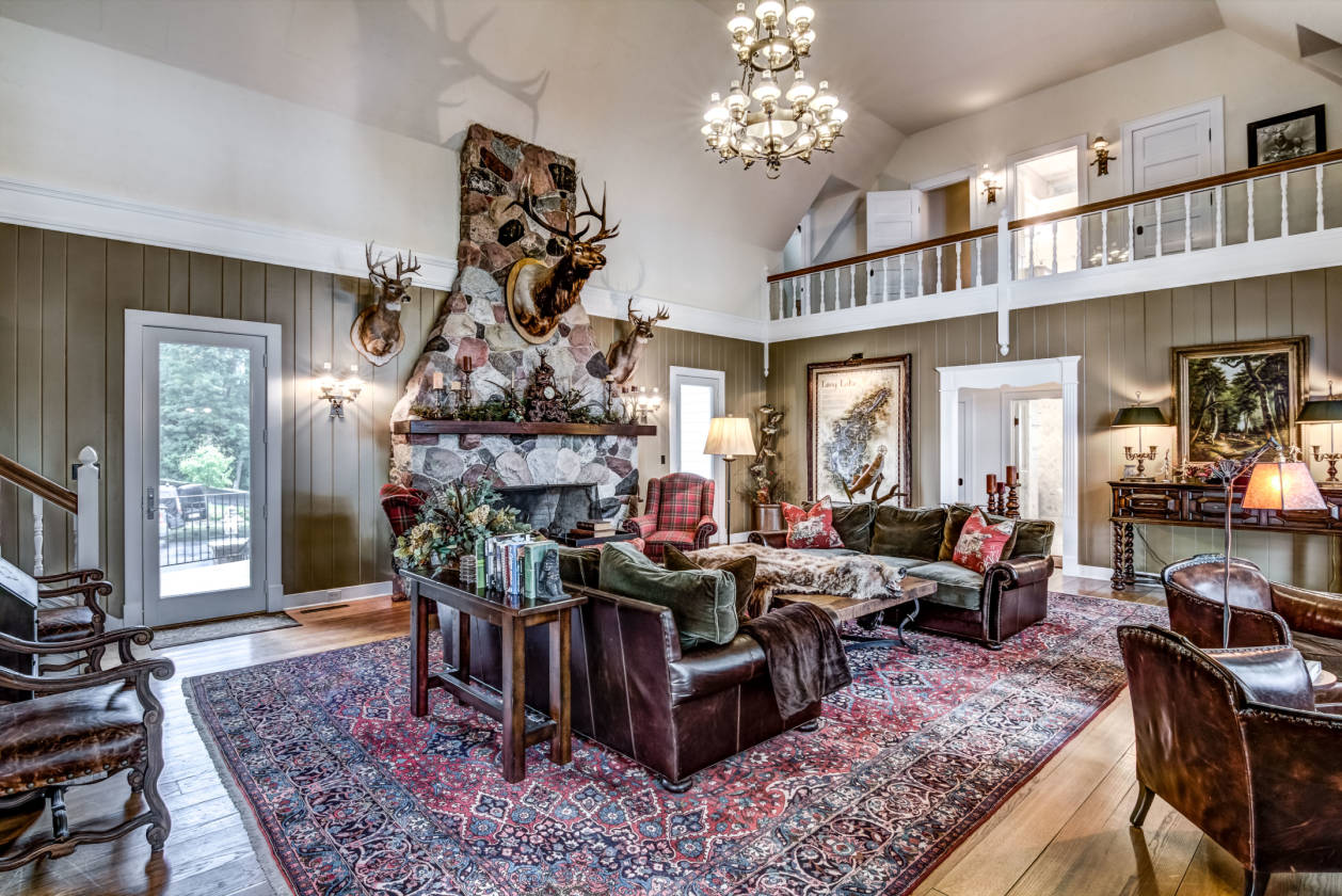 PRICE REDUCED!Luxury, ONEOFAKIND, estate!! 28+ acres on Beautiful