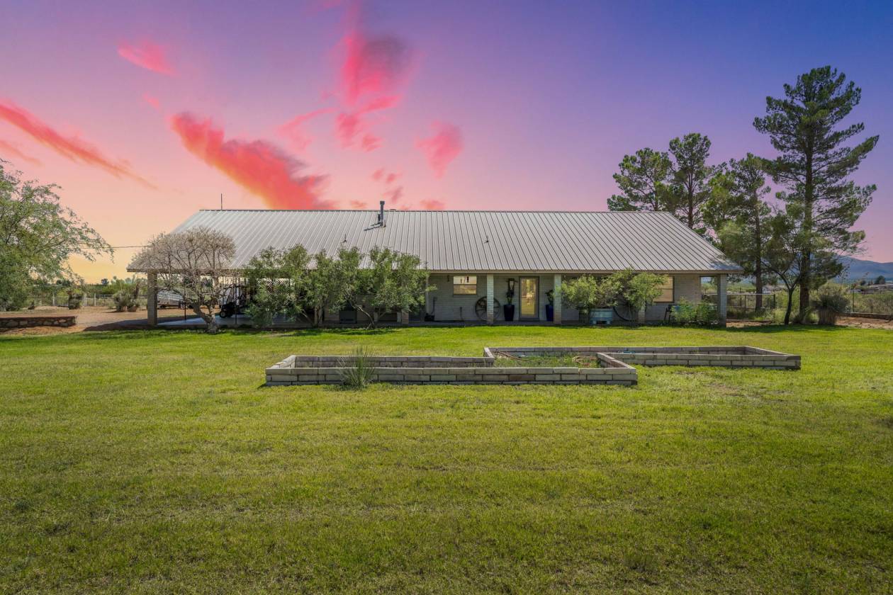 Horse Property for sale.