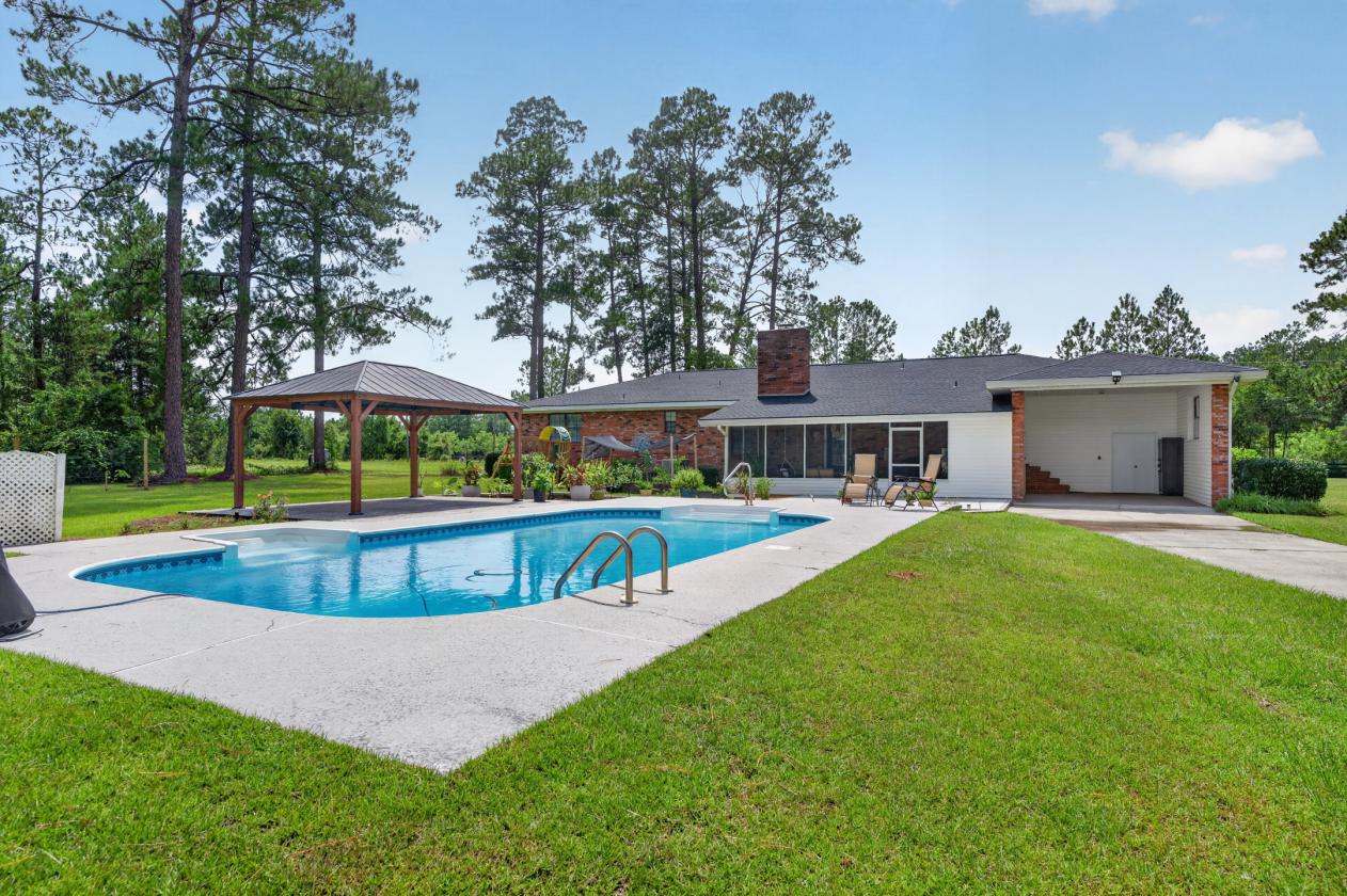 Exceptional 23.2-acre Country Property - photo 3