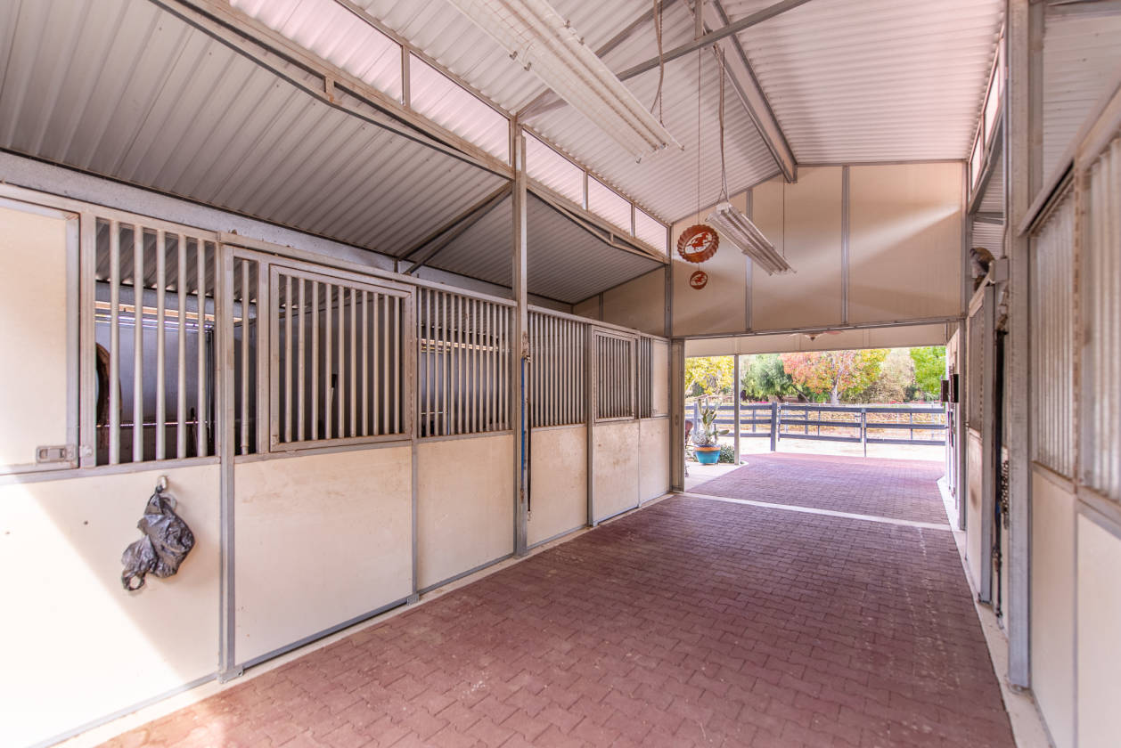 RARE HORSE PROPERTY!! Simi Valley, Ventura County, California