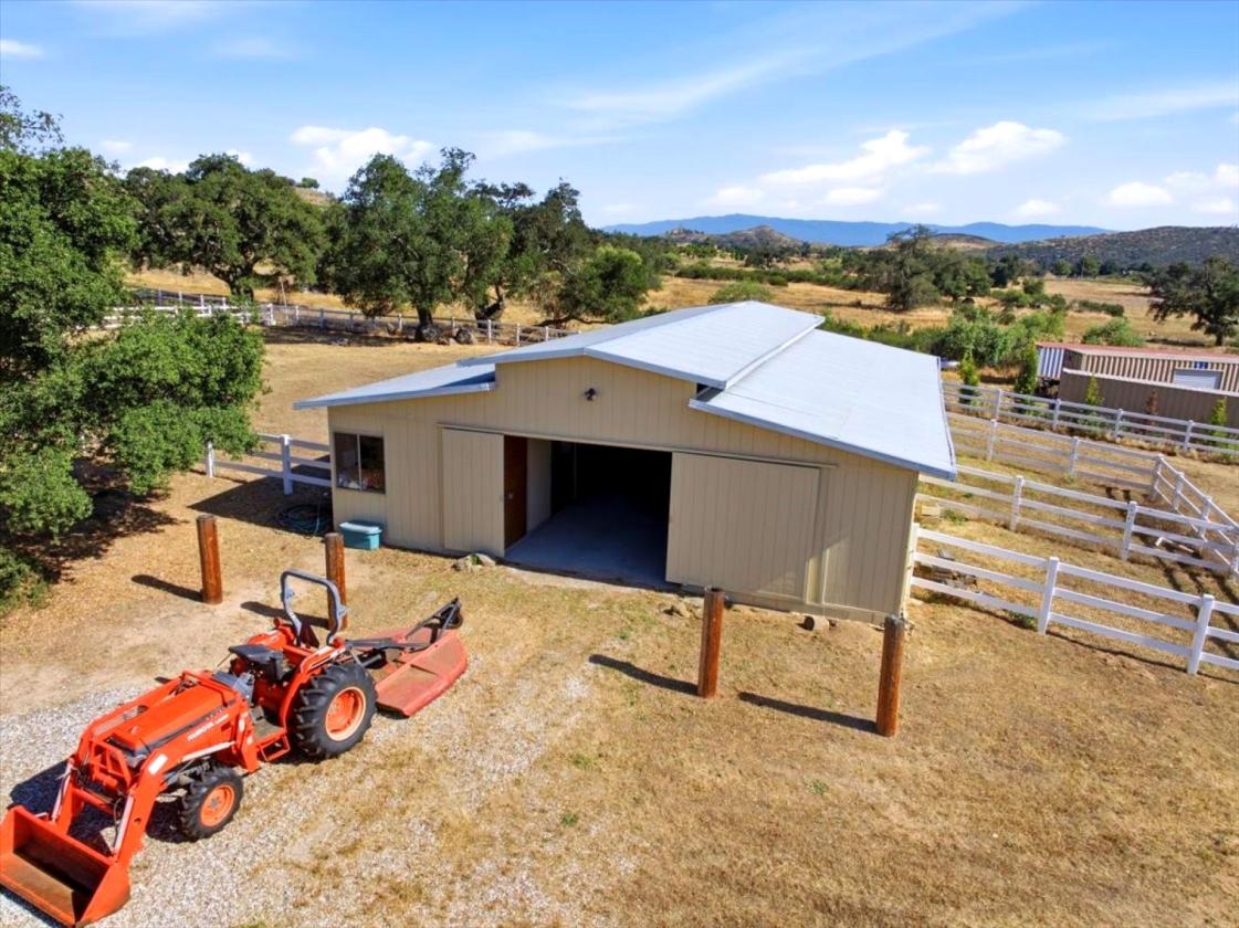 BEAUTIFUL 18.22-ACRE SAGE EQUESTRIAN ESTATE - photo 24
