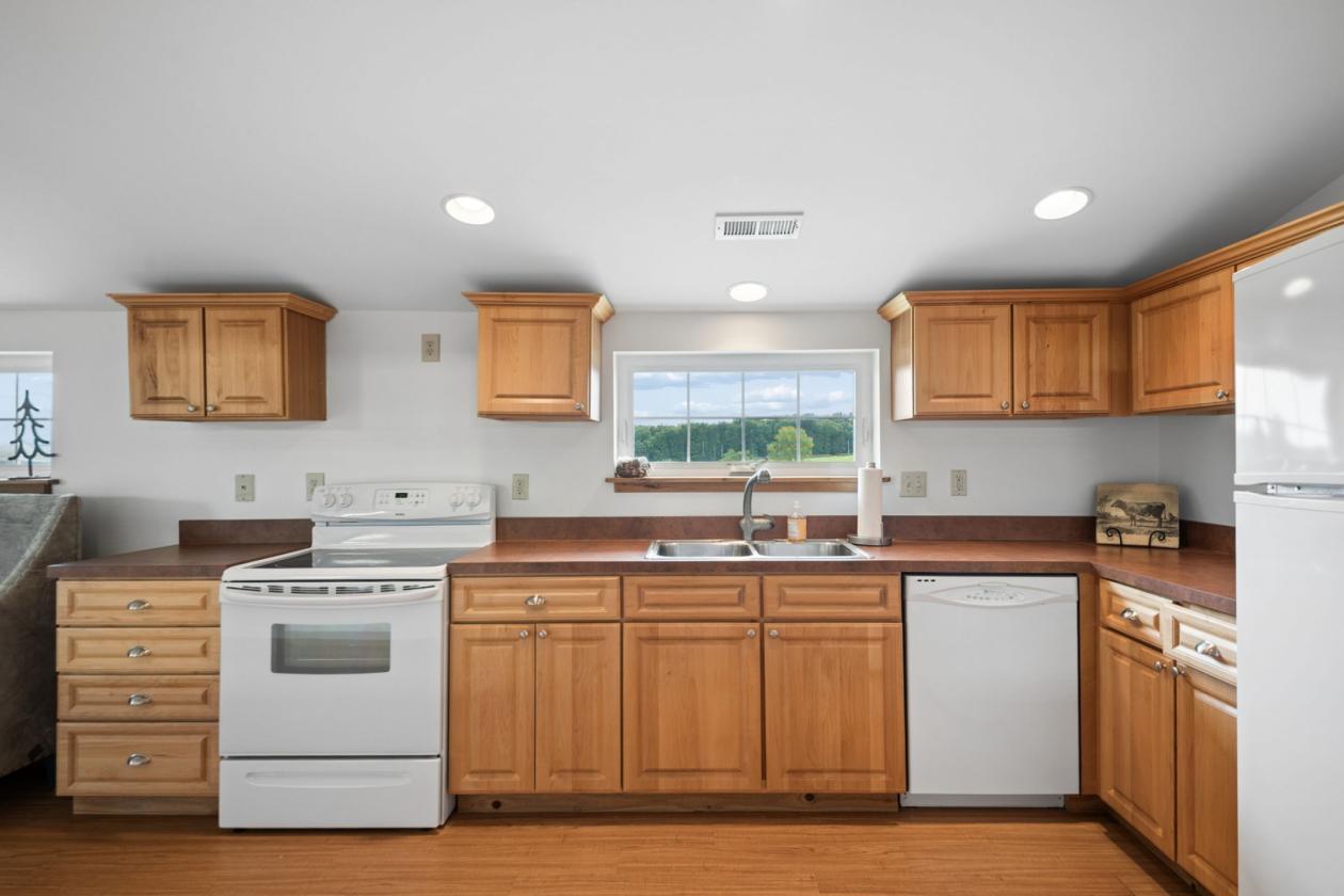 Rare Acreage. Private Equestrian Estate. - photo 16