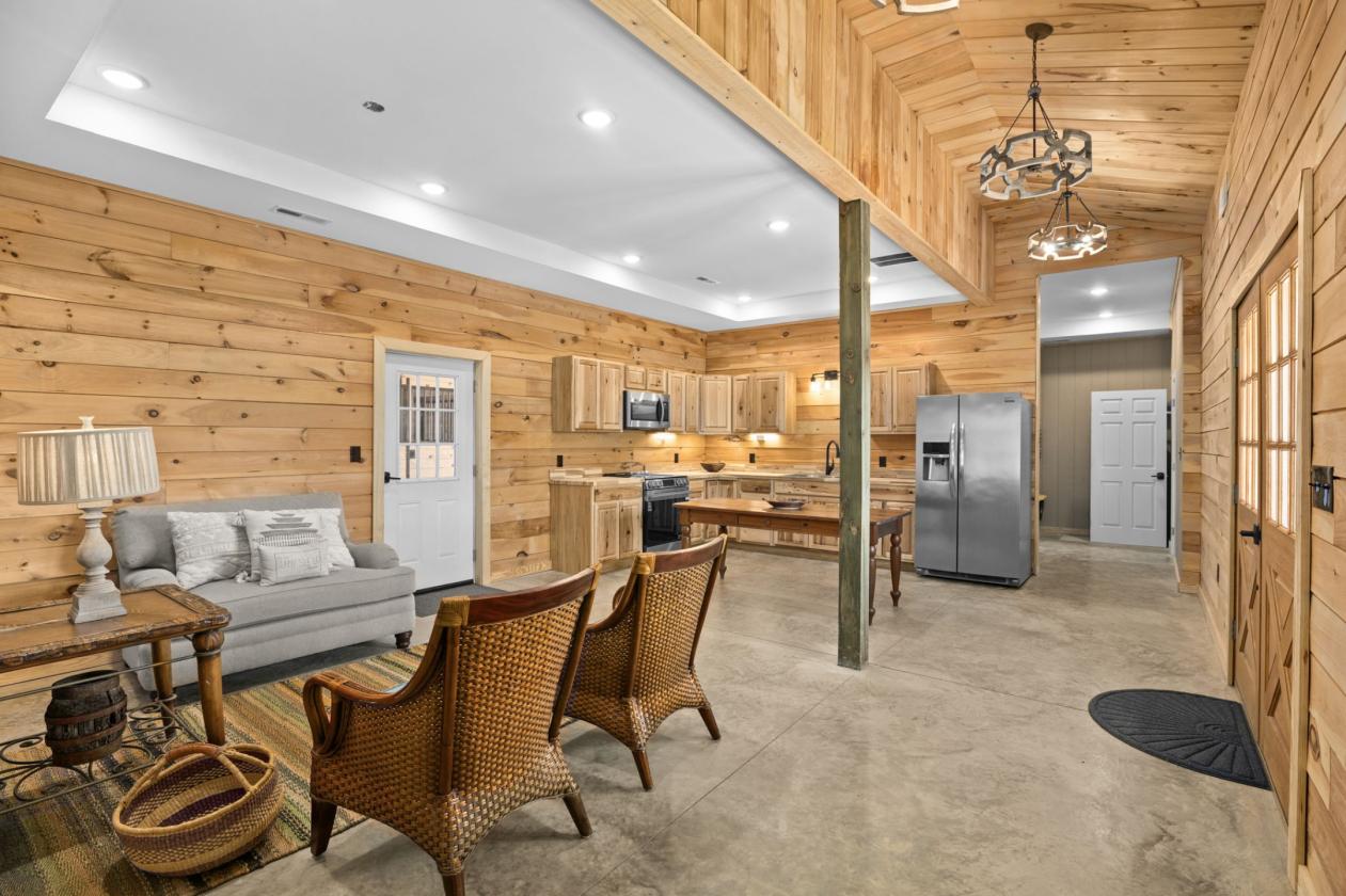 Sunny Side Up Farm | 9-Stall Equestrian Estate - photo 9