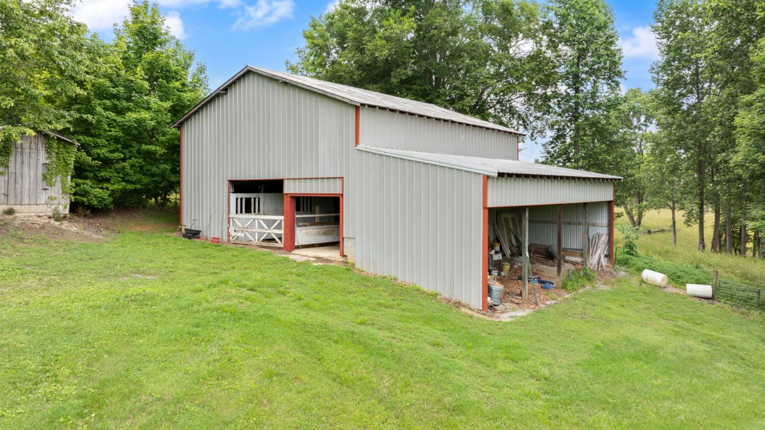 BEAUTIFUL LAKE CUMBERLAND AREA FARM - photo 24