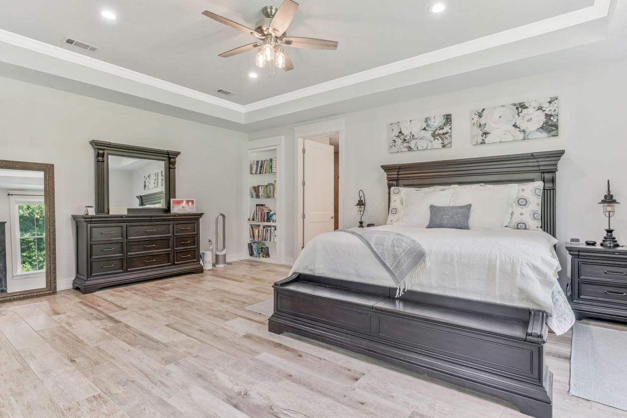 Fully Fenced 6-Acre Farmhouse!!! - photo 15