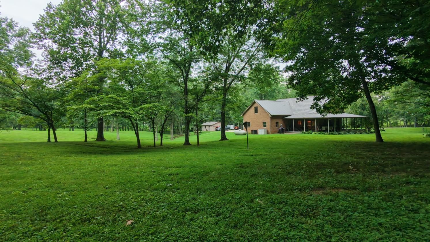 31 LEVEL ACRES w/HOME, BARN, 4 CAR GARAGE - photo 5