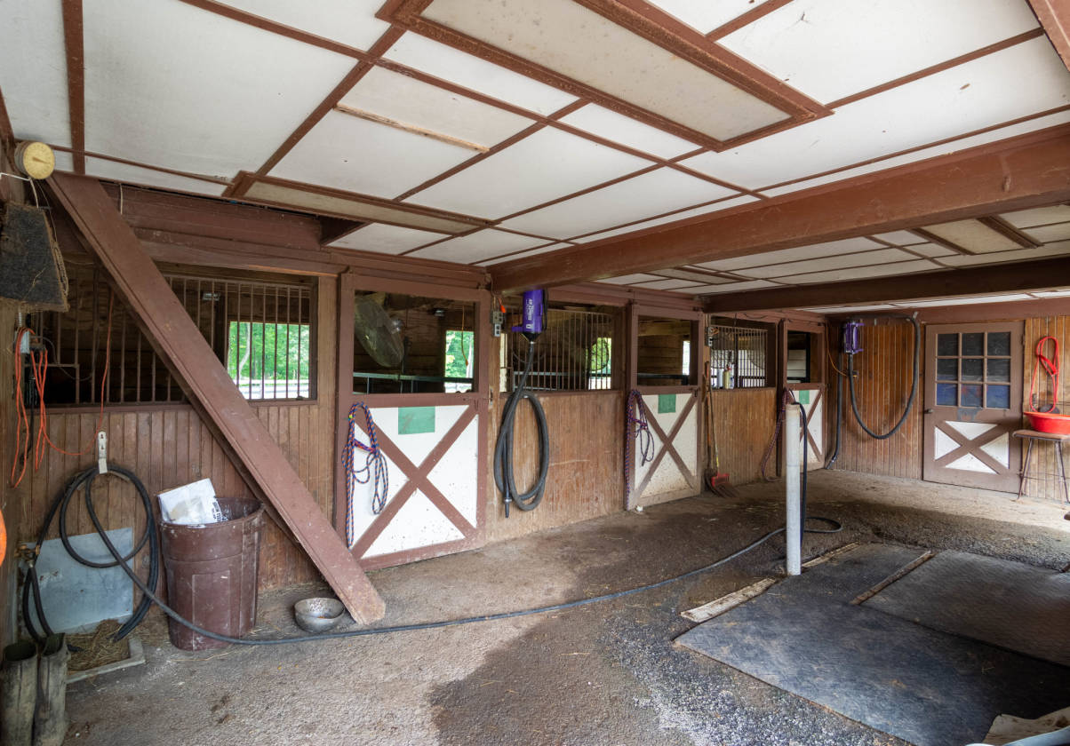 70 Acre Fenced Horse Farm, Home w/ Indoor Pool, Barns,... Monrovia