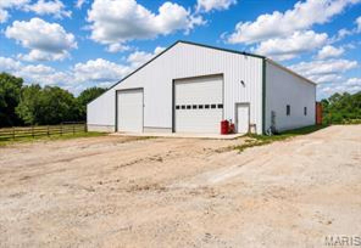 Income-Producing Horse Farm! - photo 3