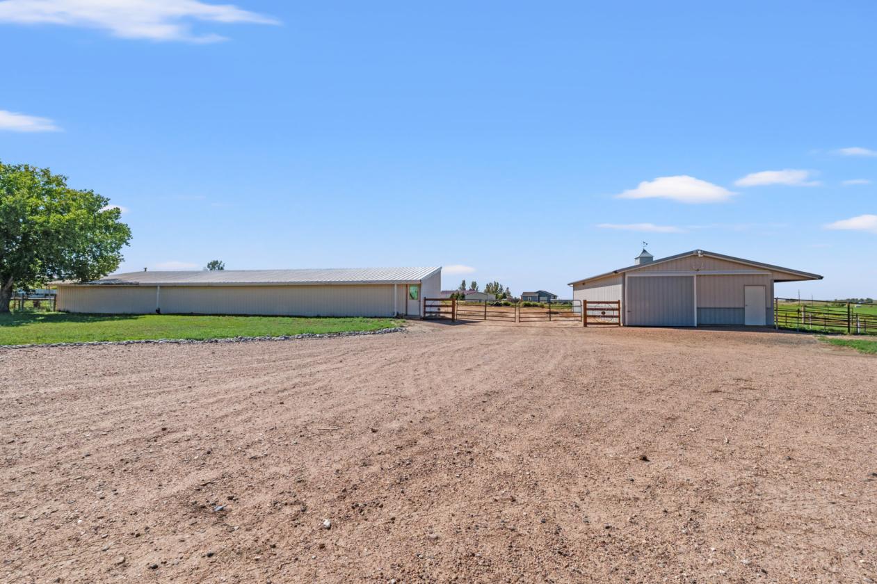 Excaliber Ranch: A Hillside Haven of Legacy and Land - photo 9
