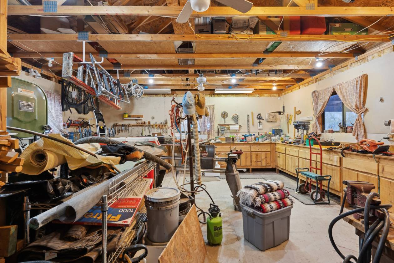 Home on 10+/- acres with private well! - photo 16