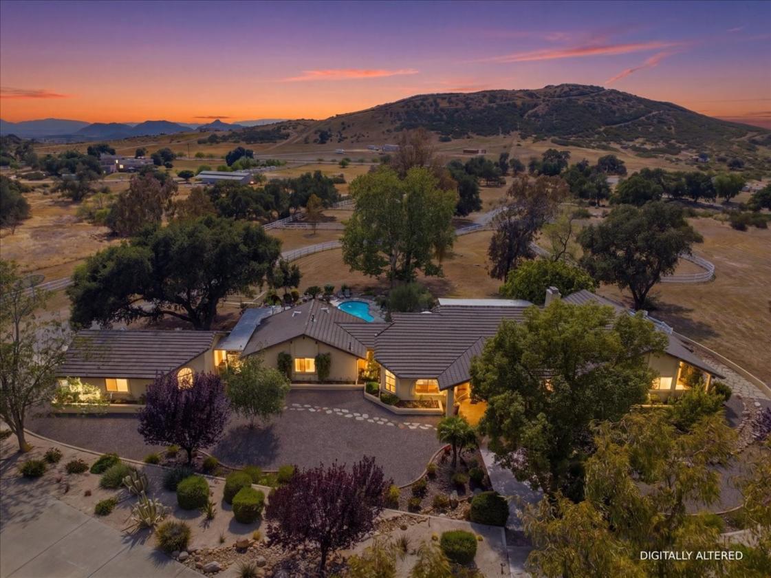 BEAUTIFUL 18.22-ACRE SAGE EQUESTRIAN ESTATE - photo 1