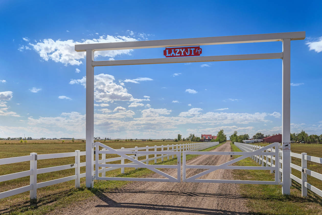 253 Acre Horse Property with Indoor Arena & Beautiful Home Keenesburg