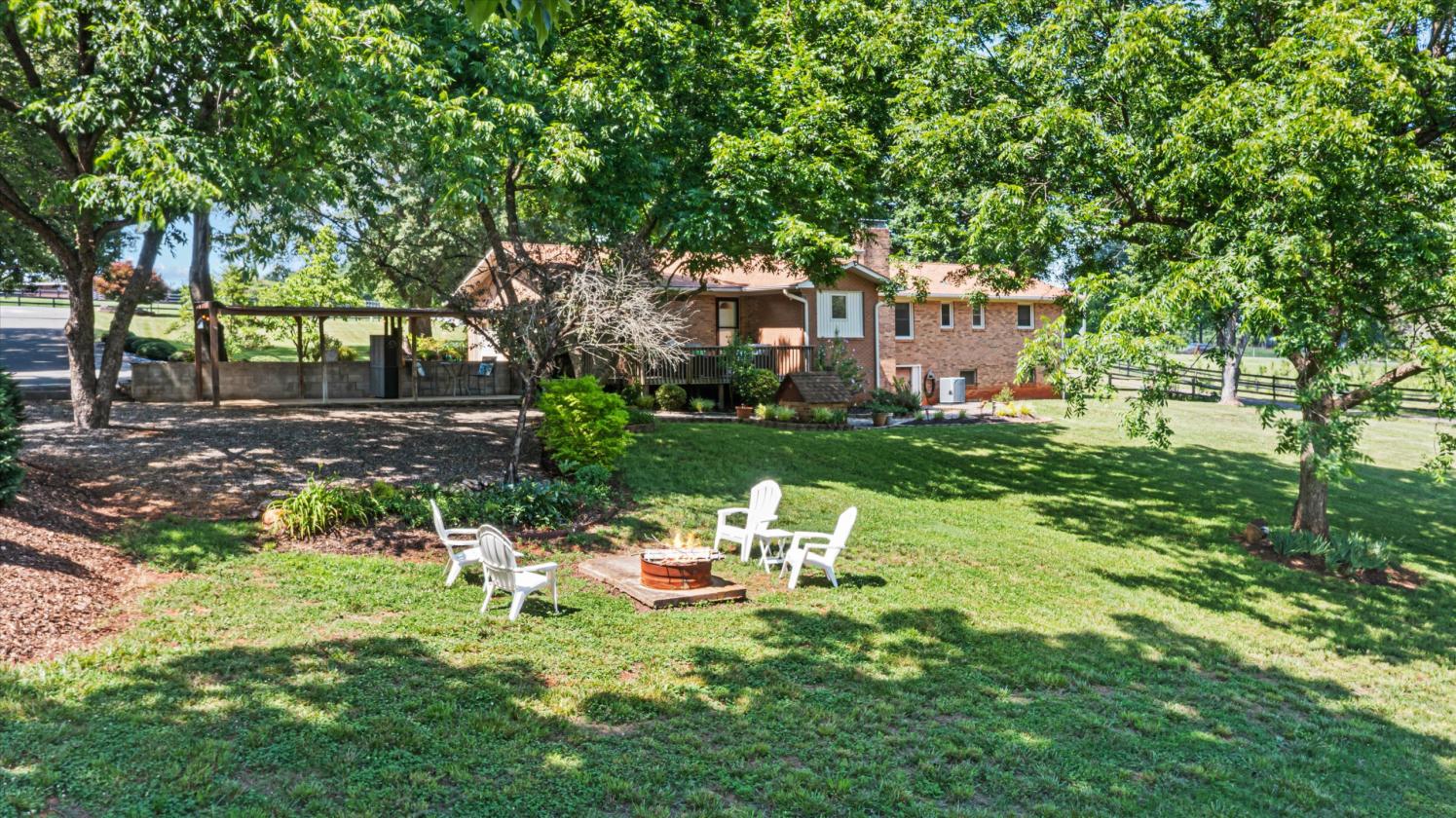 Equestrian Retreat with Pastures and Sunset Views - photo 12