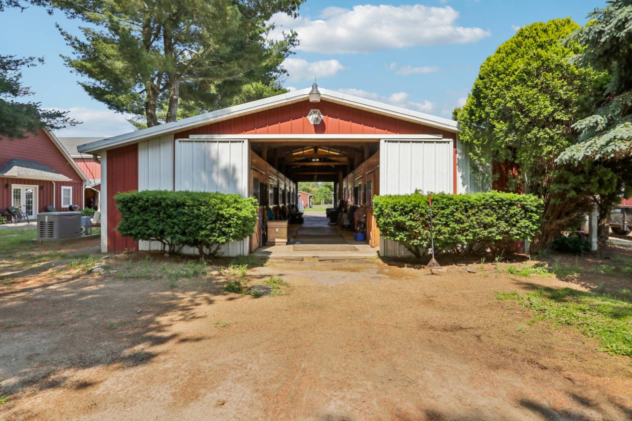 Equestrian Farm w/ 2 Homes & Caretaker Quarters - photo 10