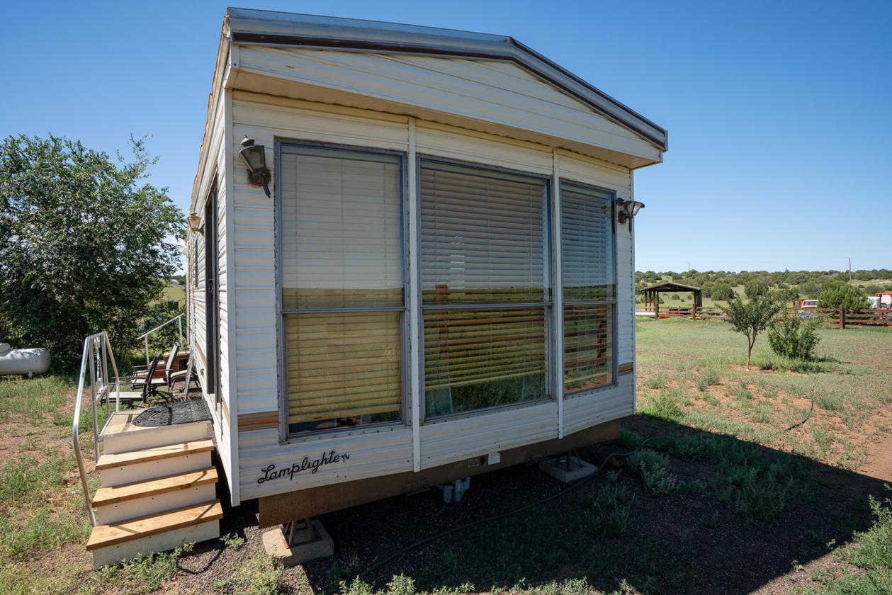 36 Acre Horse Ranch in the Wt. Mtns. of ARIZONA - photo 23