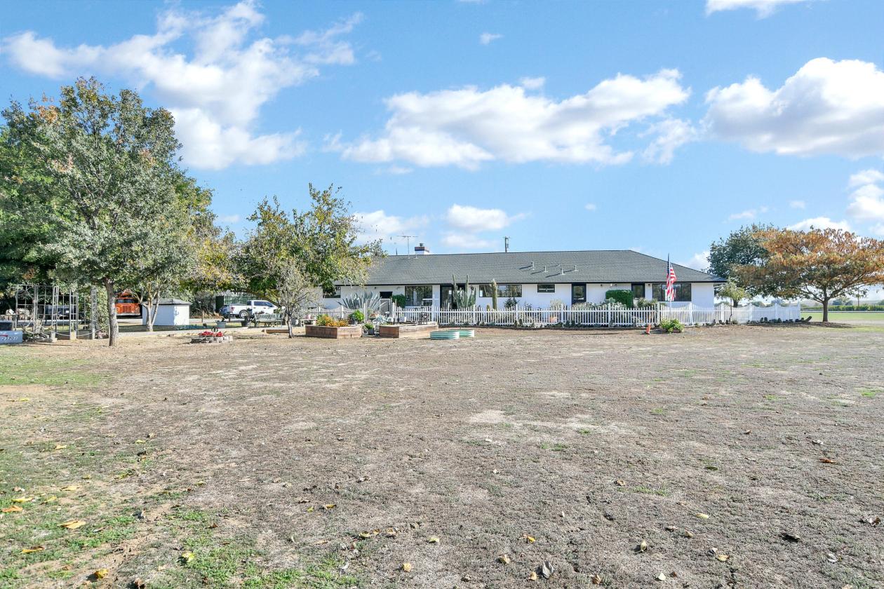 Brentwood 10 Acres with Custom Home, Covered Arena - photo 21