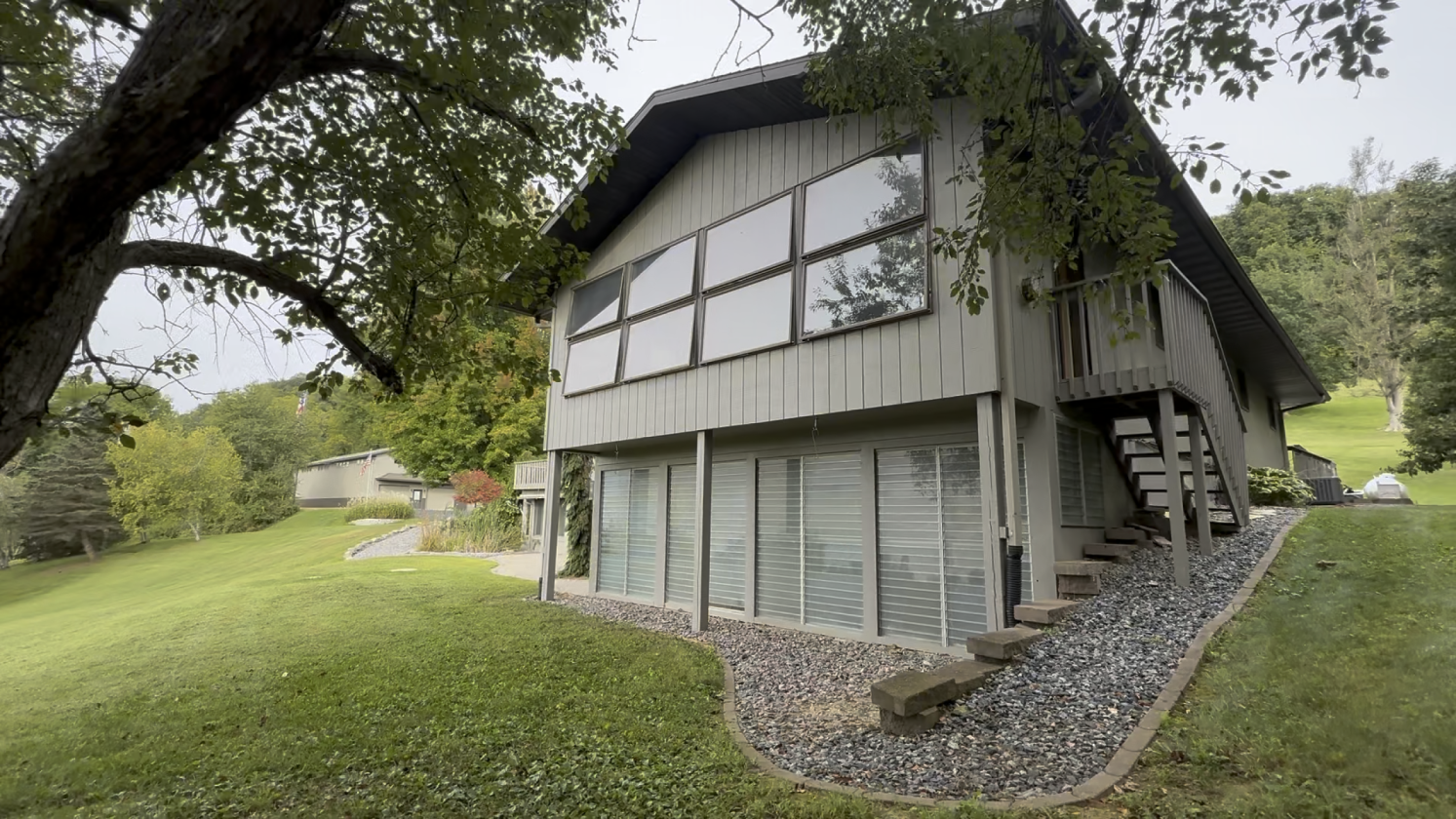 Executive estate on 9.5 wooded acres - photo 21