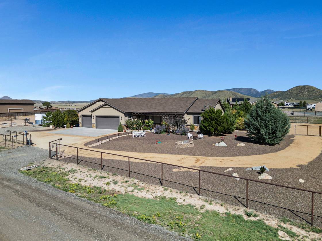 Horse Property for sale.