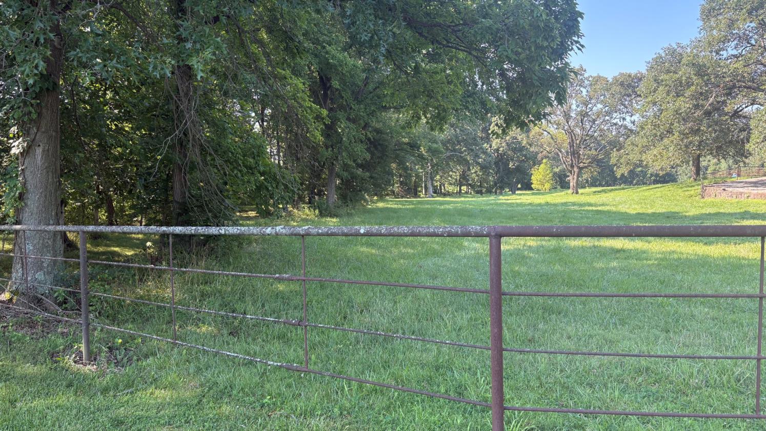 Southern Illinois Horse Farm with home - photo 24