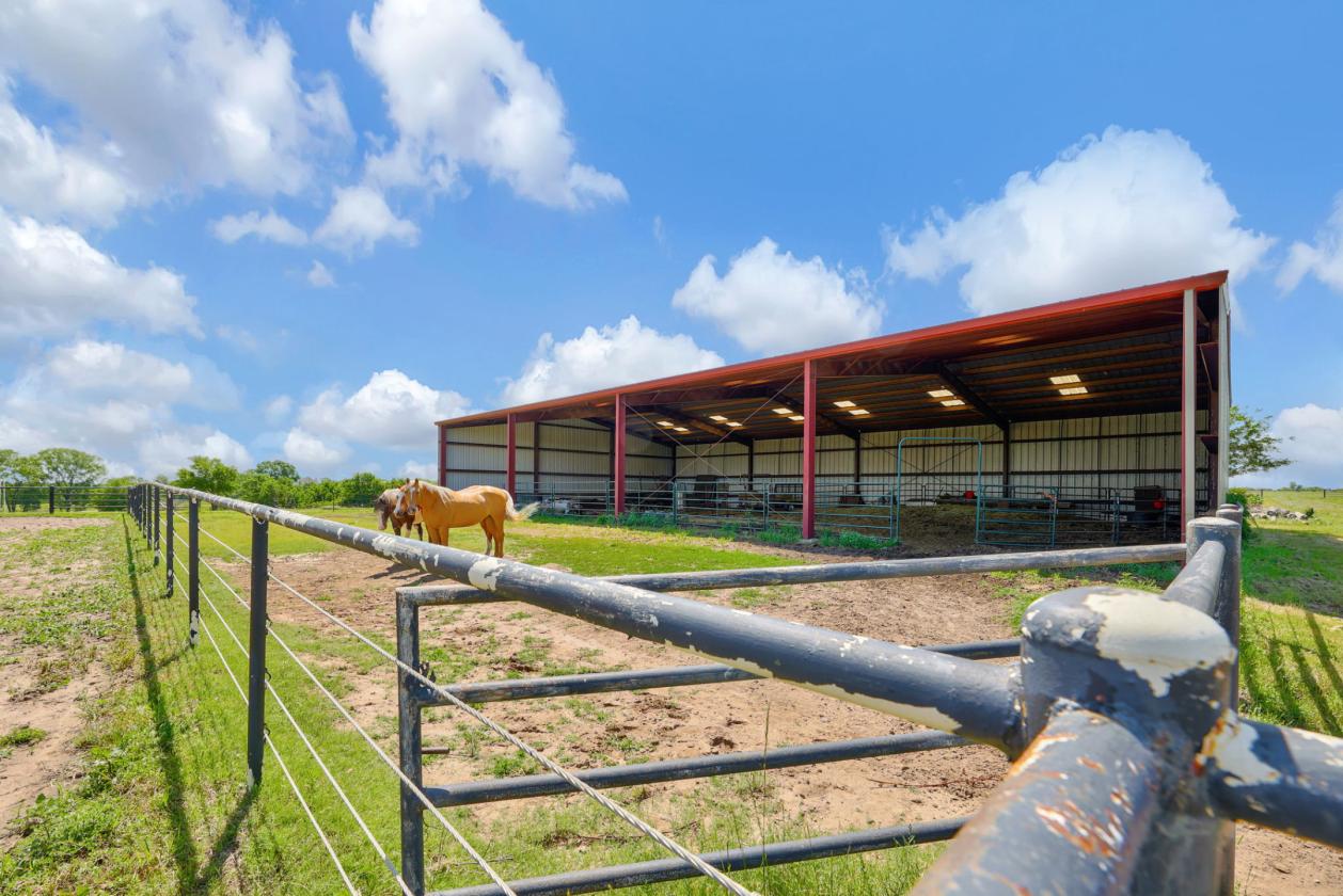 Luxury equestrian resort type property - photo 5