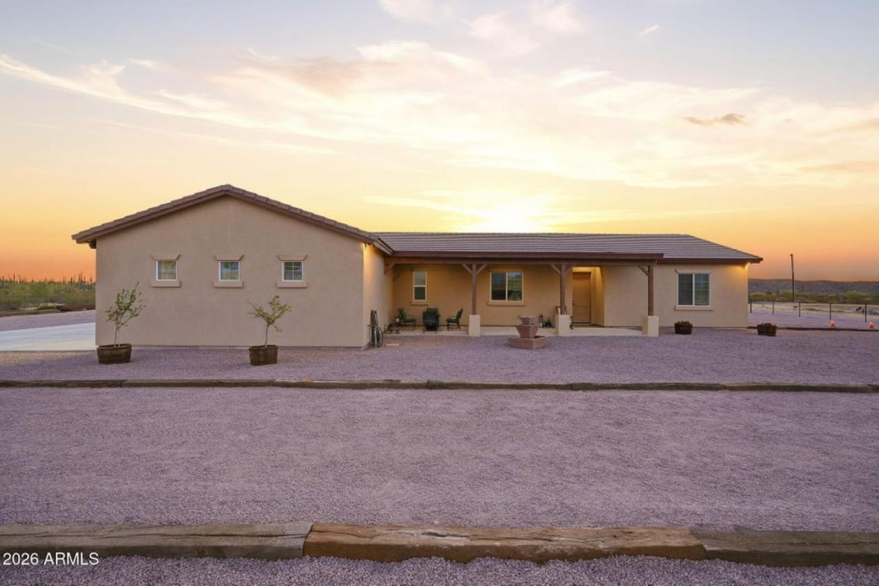 BLM Access Horse Property on 2.4 Acres - photo 1
